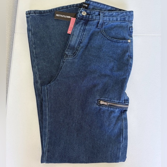 Pretty Little Things Thigh Zip Detail Straight‎ Leg Jeans Size 8 NWT Medium Wash - Picture 5 of 16